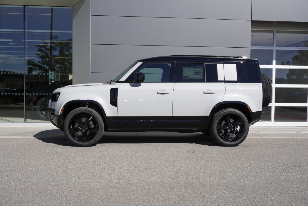 New 2026 Land Rover Defender 110 X-Dynamic SE AWD/4WD image 8
