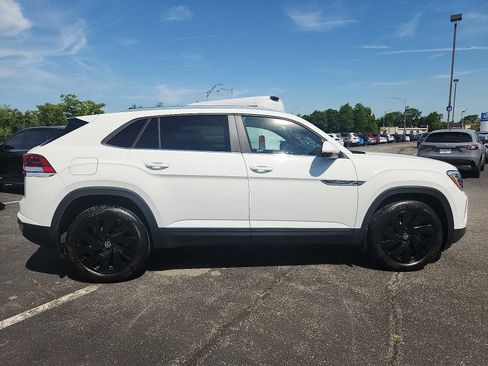 Used 2024 Volkswagen Atlas Cross Sport SE AWD/4WD image 7