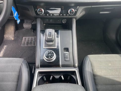 Used 2024 Mitsubishi Outlander SE Black Edition AWD/4WD image 22