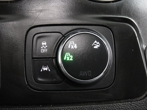 Used 2020 Chevrolet Traverse LT w/ Driver Confidence II Package AWD/4WD image 26