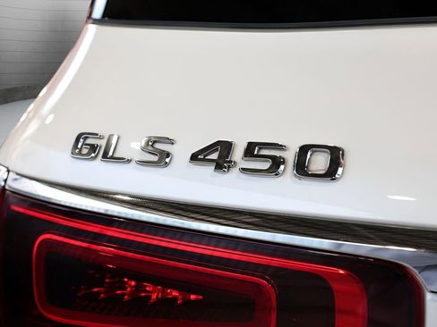 Used 2022 Mercedes-Benz GLS 450 4MATIC image 17