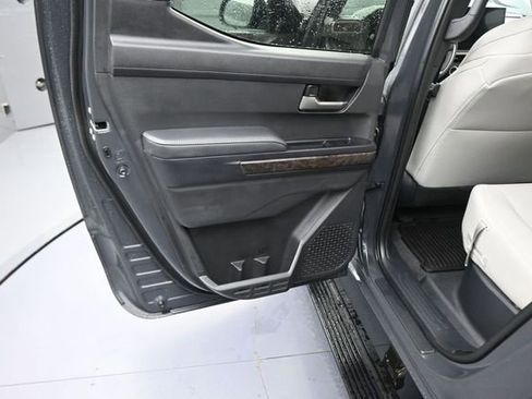 Used 2024 Toyota Tacoma Limited w/ Limited Package (LT) AWD/4WD image 18