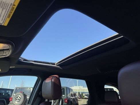 Certified 2024 Dodge Durango R/T image 30