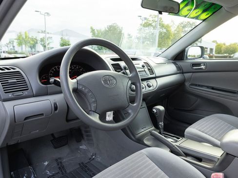 Used 2005 Toyota Camry LE FWD image 10