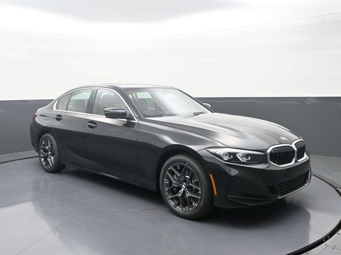 New 2026 BMW 330i xDrive Sedan w/ Convenience Package AWD/4WD image 3