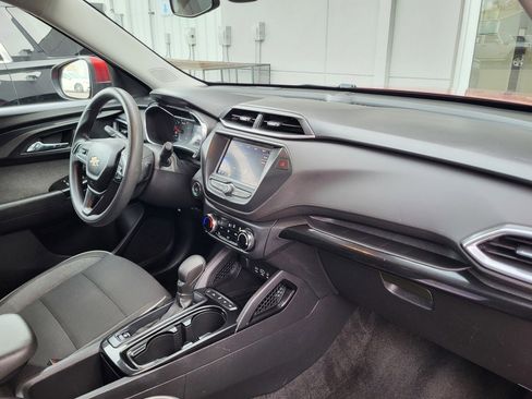 Used 2021 Chevrolet TrailBlazer LT image 30