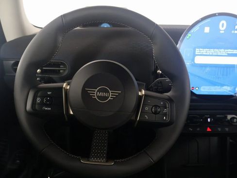 Used 2025 MINI Cooper 2-Door Hardtop image 3