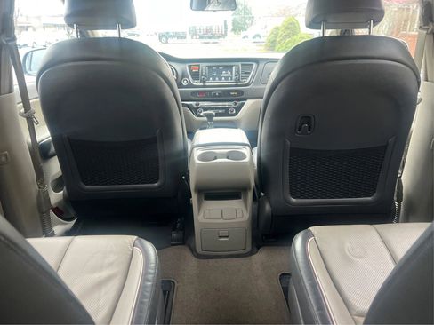 Used 2017 Kia Sedona LX w/ LX Essentials Premium Package FWD image 21