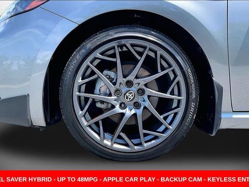 Used 2025 Toyota Camry SE FWD image 32