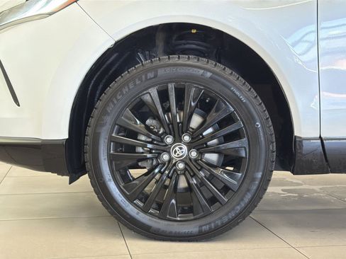 Used 2023 Toyota Venza Nightshade AWD/4WD image 13