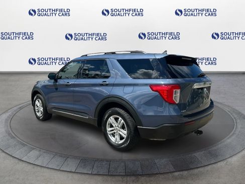 Used 2021 Ford Explorer XLT image 4