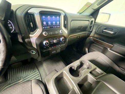 Used 2020 GMC Sierra 1500 SLE w/ SLE Value Package image 26
