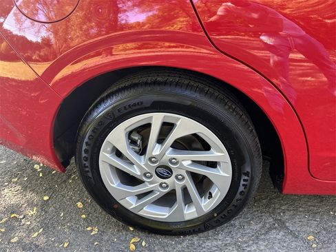 Certified 2025 Subaru Impreza 2.0i image 12