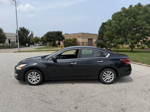 Used 2013 Nissan Altima 2.5 S FWD image 2
