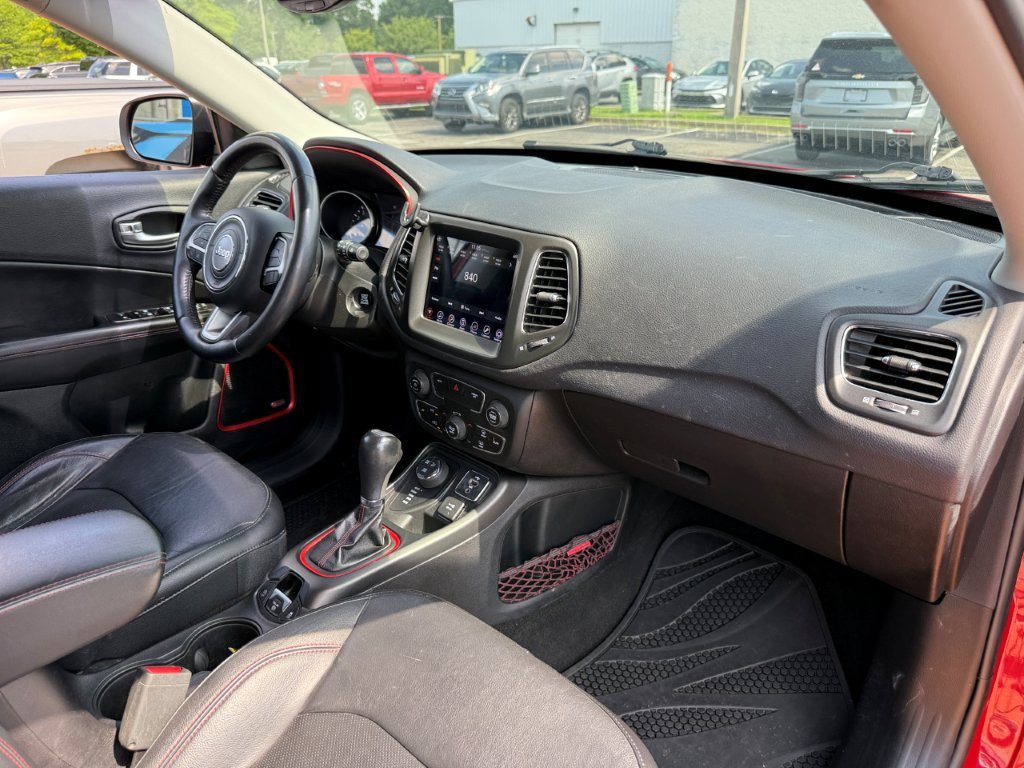 Used 2017 Jeep Compass Trailhawk w/ Leather Interior Group AWD/4WD image 22