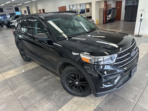 Used 2020 Ford Explorer XLT image 8