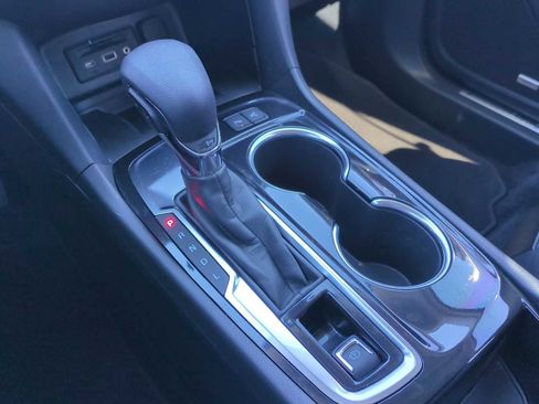 Used 2022 Chevrolet Equinox Premier image 16