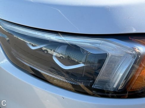 Used 2019 Ford Edge Titanium w/ Equipment Group 301A FWD image 17