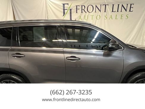 Used 2018 Toyota Highlander Limited Platinum AWD/4WD image 8