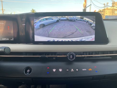 Used 2024 Nissan Ariya FWD image 14