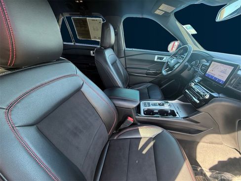 Used 2023 Ford Explorer ST-Line w/ Class IV Trailer Tow Package image 17