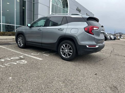 Used 2024 GMC Terrain SLT image 27