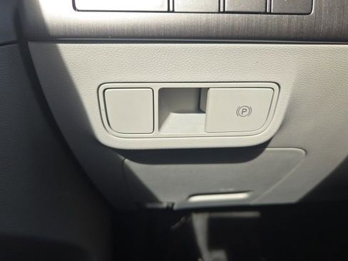 Used 2025 Hyundai Kona SEL AWD/4WD image 16