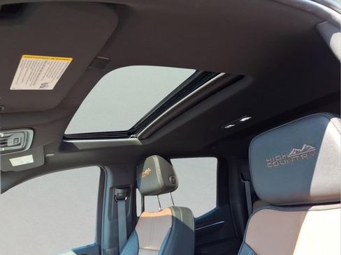 Used 2024 Chevrolet Silverado 1500 High Country image 25