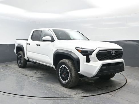 Used 2024 Toyota Tacoma TRD Off-Road AWD/4WD image 2