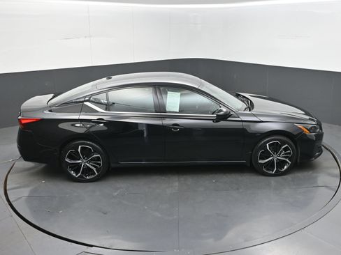 Certified 2025 Nissan Altima 2.5 SR FWD image 33