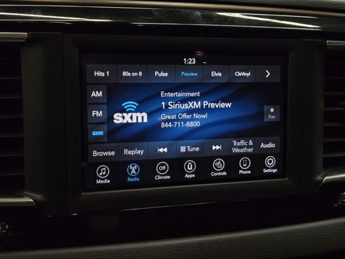 Used 2018 Chrysler Pacifica Touring-L FWD image 16
