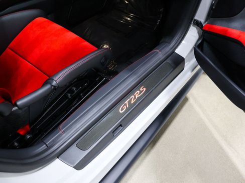 Used 2018 Porsche 911 GT2 RS w/ Weissach Package image 42