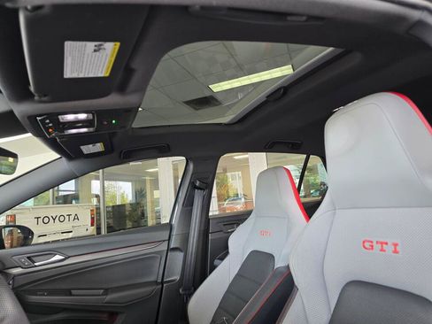 Used 2024 Volkswagen GTI SE FWD image 19