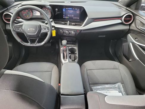 Used 2025 Chevrolet Trax RS w/ Driver Confidence Package image 8