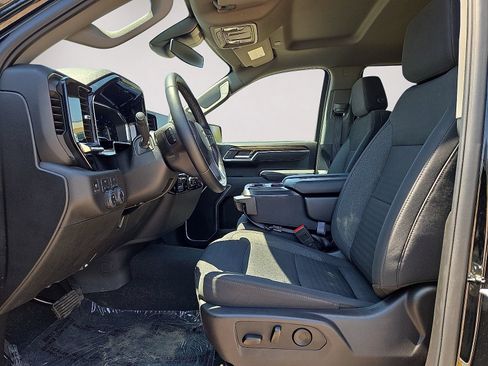 Used 2025 Chevrolet Silverado 1500 LT AWD/4WD image 22
