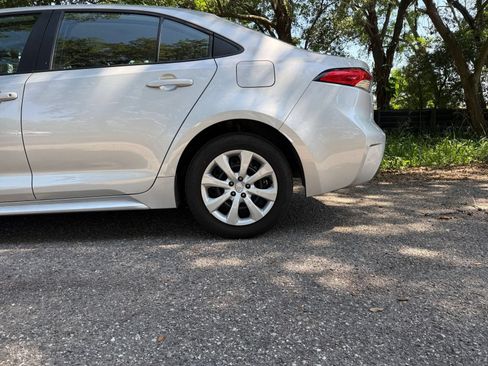 Used 2025 Toyota Corolla LE FWD image 10