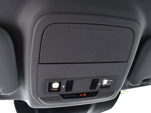 Used 2023 Ford Explorer XLT w/ Equipment Group 202A image 35