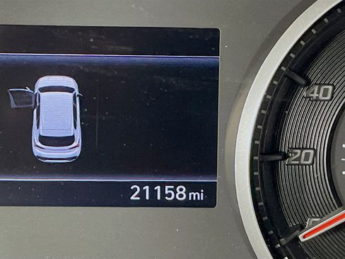 Used 2023 Hyundai Santa Fe SEL image 19