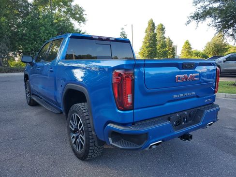 Used 2024 GMC Sierra 1500 AT4 w/ Technology Package AWD/4WD image 3