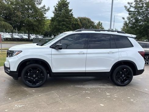 Used 2025 Honda Passport Black Edition image 13