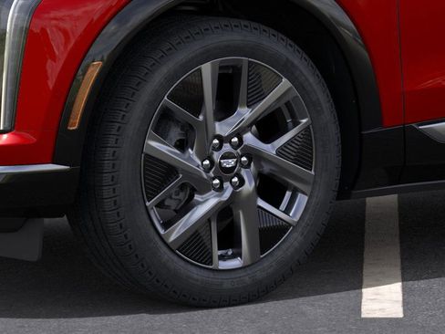 New 2025 Cadillac Optiq Luxury 2 image 9