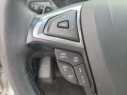 Used 2018 Ford Edge Titanium w/ Equipment Group 301A AWD/4WD image 16