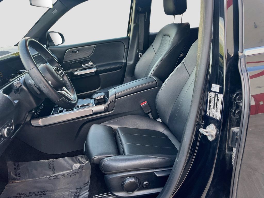 Used 2022 Mercedes-Benz GLB 250 image 21