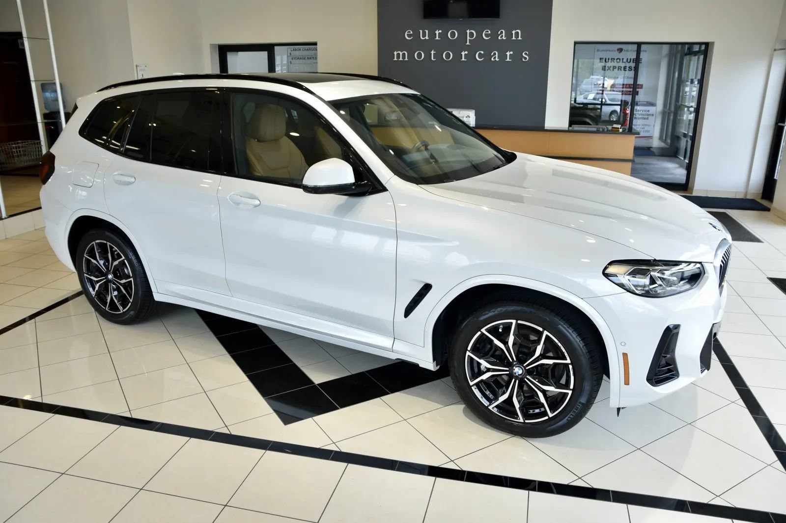 Used 2023 BMW X3 xDrive30i w/ M Sport Package AWD/4WD image 7