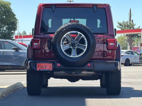 Used 2021 Jeep Wrangler Unlimited Sahara AWD/4WD image 6
