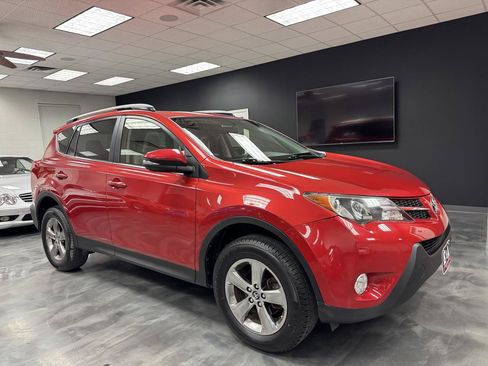 Used 2015 Toyota RAV4 XLE AWD/4WD image 4