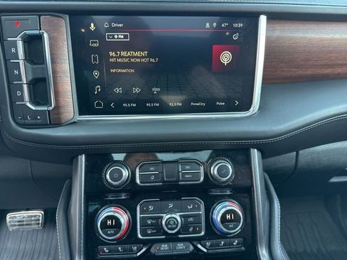 Used 2024 GMC Yukon XL Denali Ultimate image 21