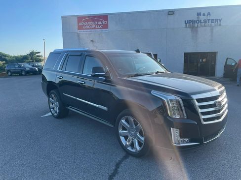 Used 2016 Cadillac Escalade Premium AWD/4WD image 8