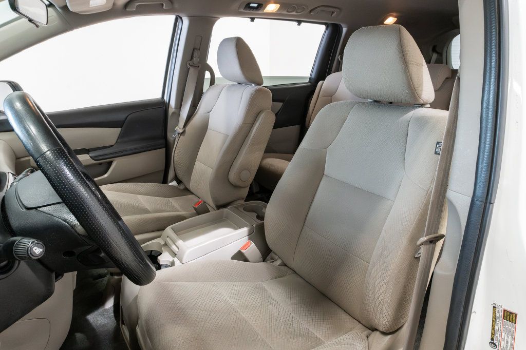 Used 2016 Honda Odyssey SE image 9