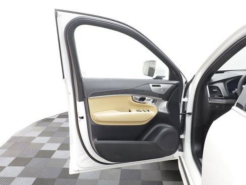 Used 2024 Volvo XC90 B6 Ultimate w/ Protection Package Premier AWD/4WD image 5